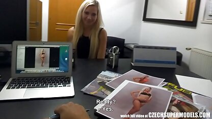 Der Lehrer zeigt sex mit reifen frauen gratis dem Schüler, wie man einen Mann masturbiert
